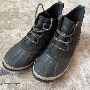 Women’s Sorel Out and About Out n About Rain Boot size 9